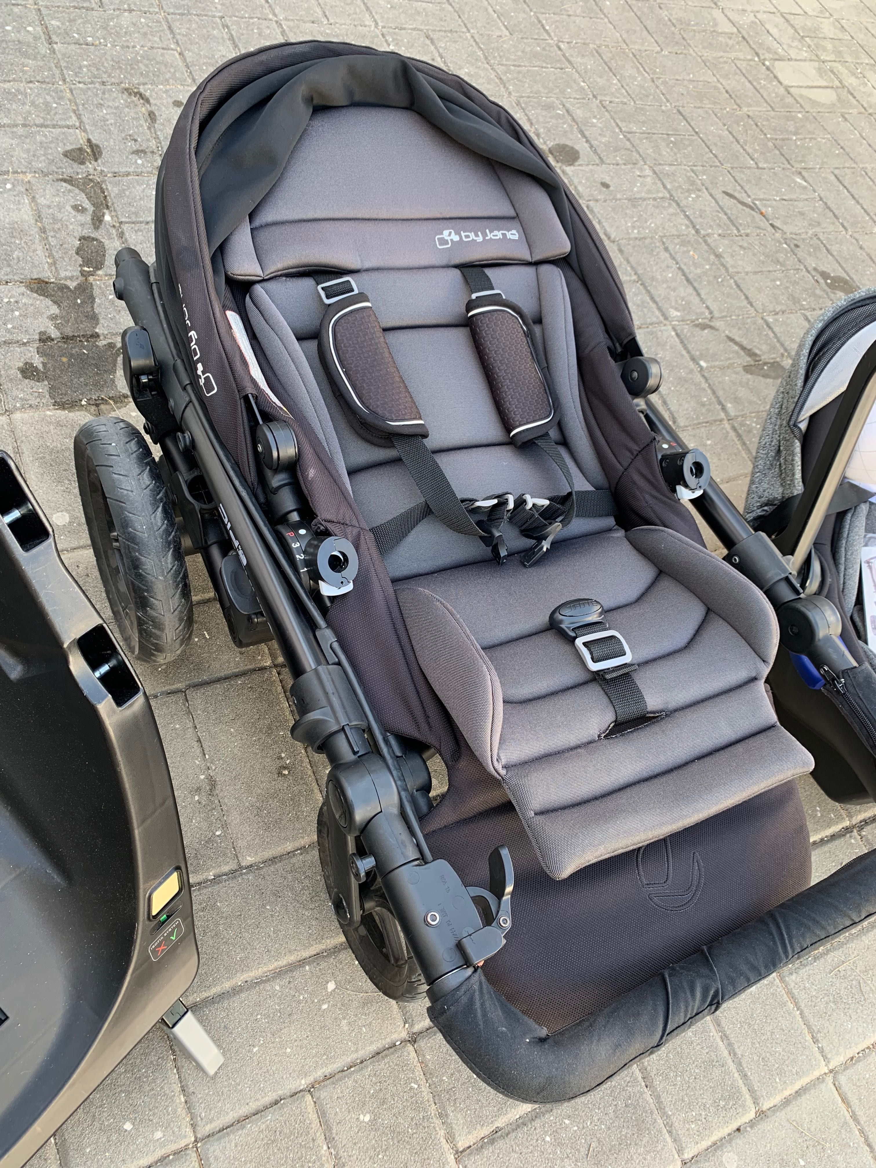 Carrinho bébé, isofix, ovo e cadeira de passeio