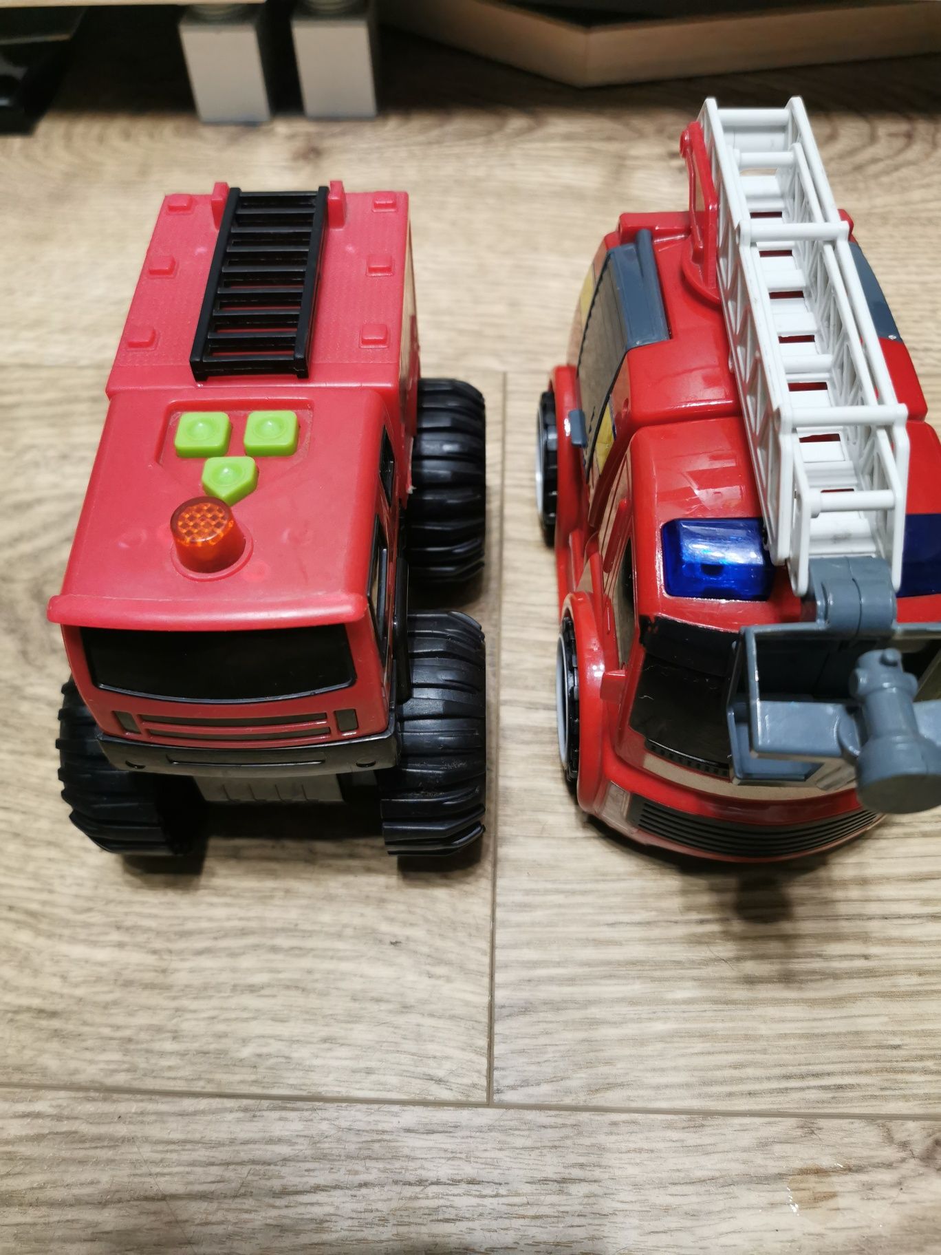 Większe pojazdy - wozy strażackie