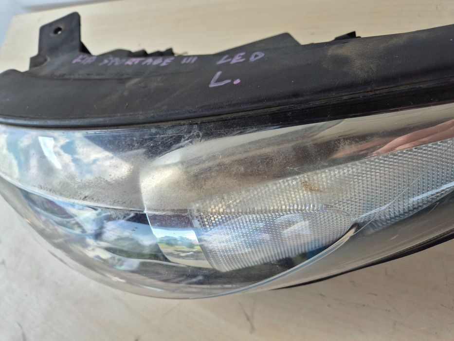 Kia Sportage III lift lampa przednia lewa przód led.