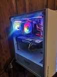 Komputer gamingowy + monitor 24" z indukcyjnym ładowaniem