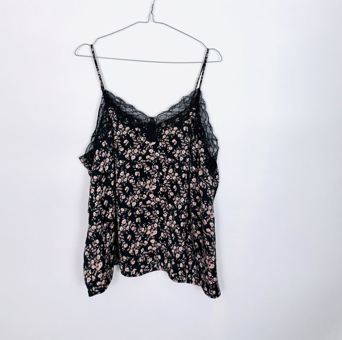 Czarny top w kwiaty z koronką L 40 H&M