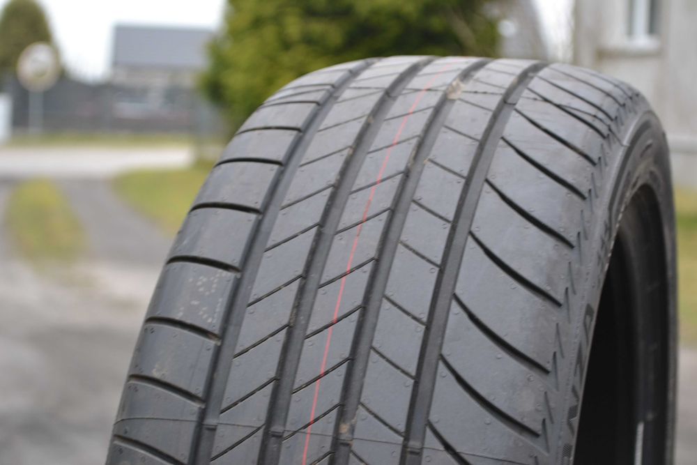 Opony 215/45/17 Bridgestone 4szt Letnie 2024r nowe