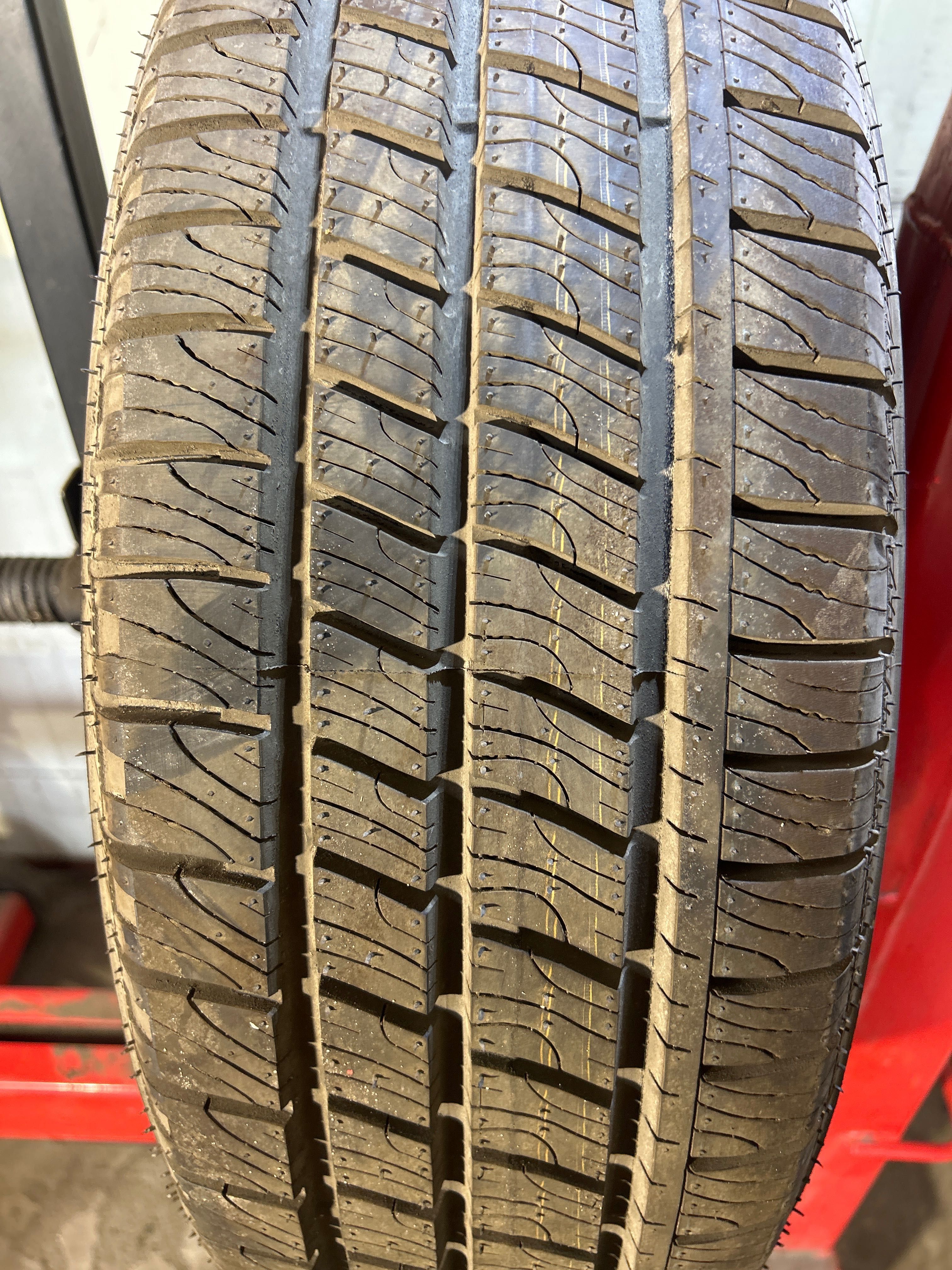 Goodyear cargo Vector 2 215/65/16c 106/104T