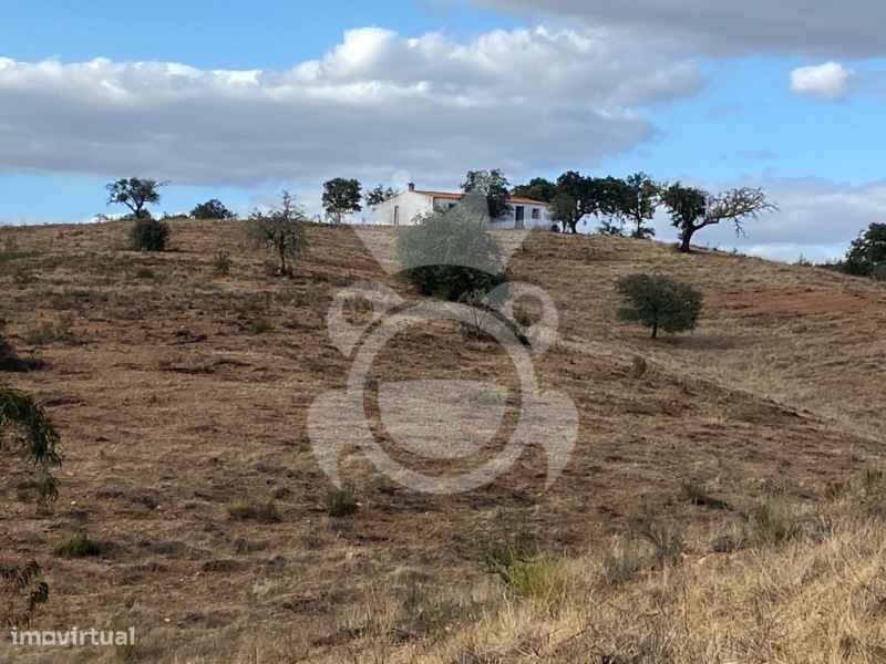 ** NOVO PREÇO** Prédio Misto com Potencial Turístico na Serra de Serpa