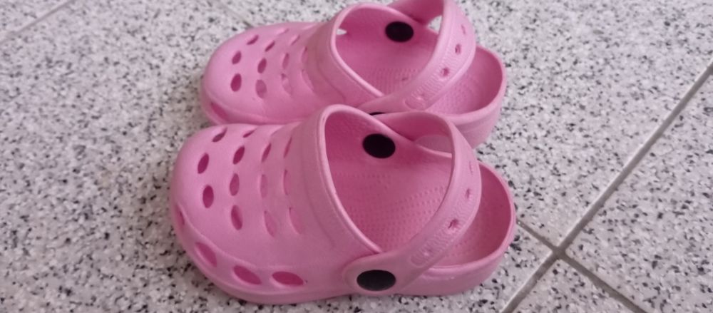 Sandálias de menina Crocs 20