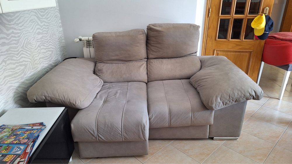 1 sofa de 3 lugares + 1 sofa 2 lugares