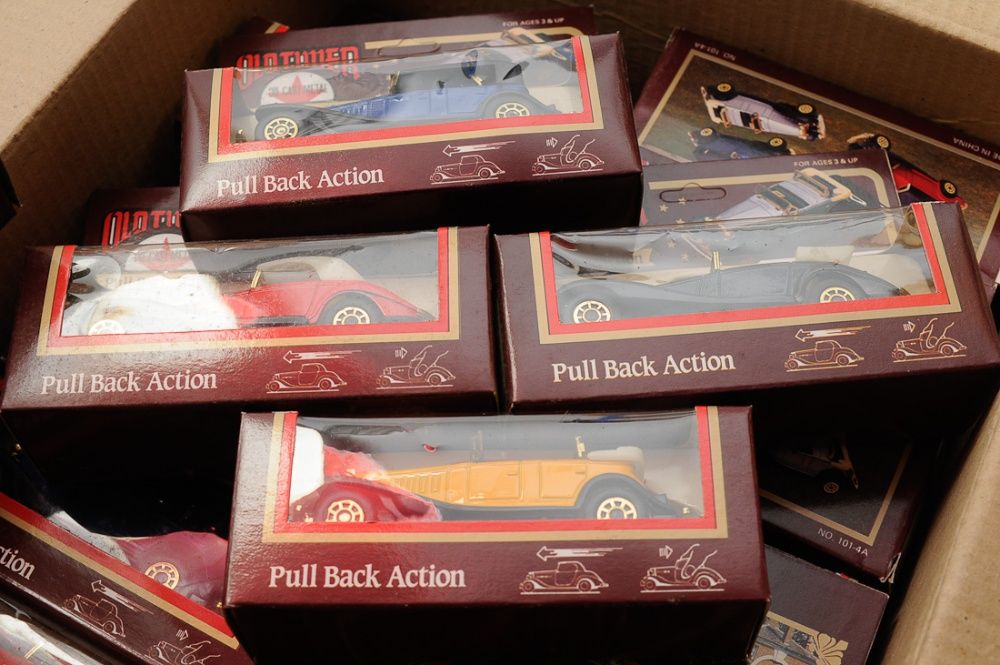 Lote de 27 carros Die Cast Metal