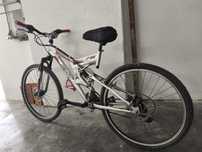 Bike usada e com amortecedor
