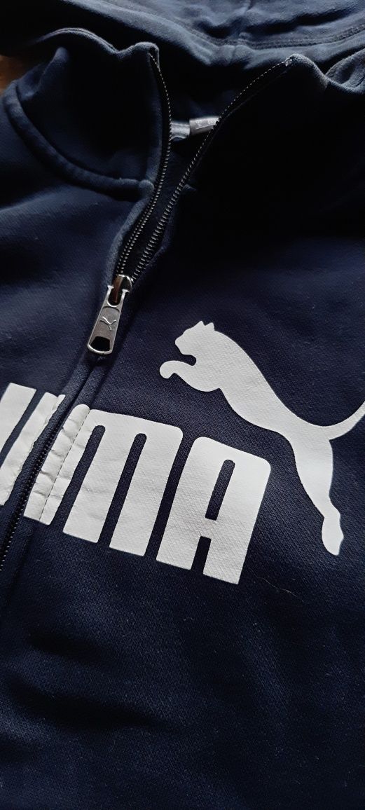 Czarna rozpinana bluza z kapturem marki Puma rozmiar 152