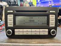 Fabryczne Radio VW RCD300 MP3 CD R 2DIN Golf V Passat B6 Caddy EOS
