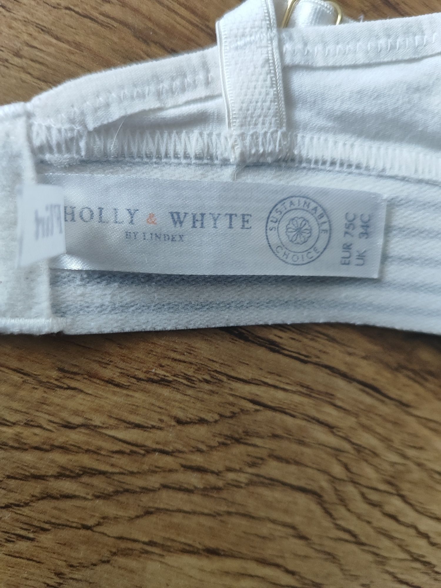 Holly & Whyte 75C