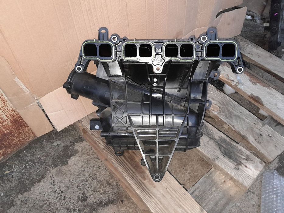 Оригінальний впускний колектор Мазда СХ5