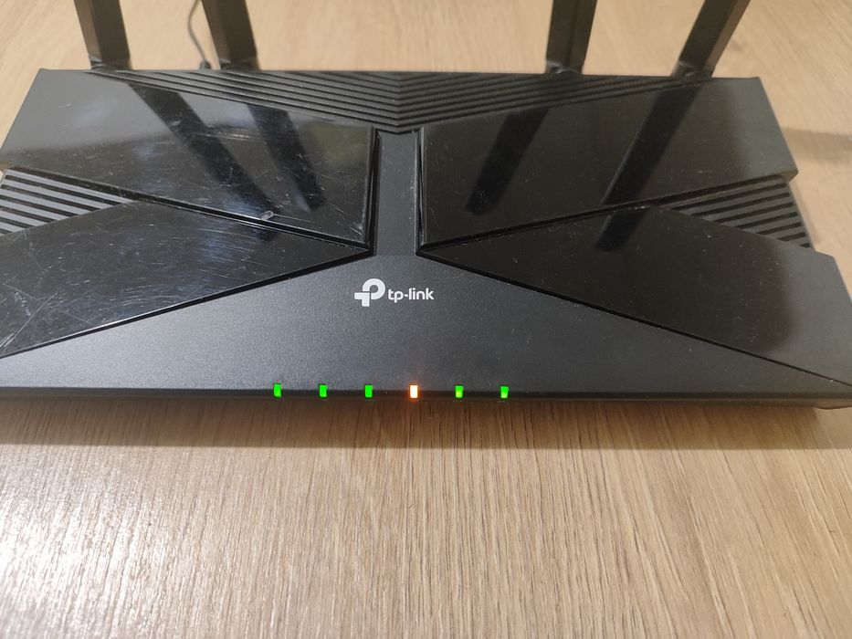 Продам роутер(безкабельный маршрутизатор)TP Link Archer AX 10