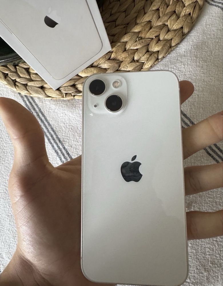 Apple iPhone 13 - Bialy - Idealny