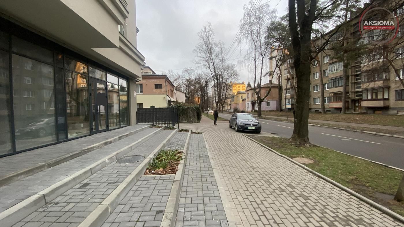 Оренда фасадного комерційного приміщення