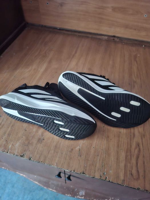 Sapatilhas adidas como novas