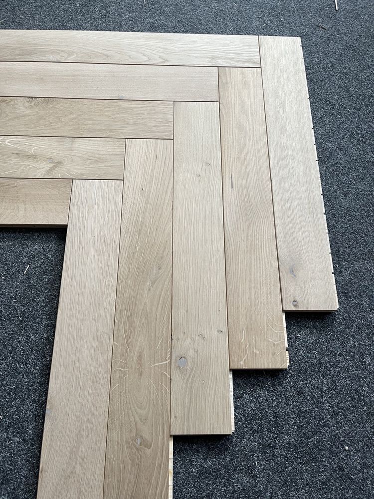 Jodełka Klasyczna Dąb Rustic, 4faza,Szczotka, Surowa, 15x90x600mm