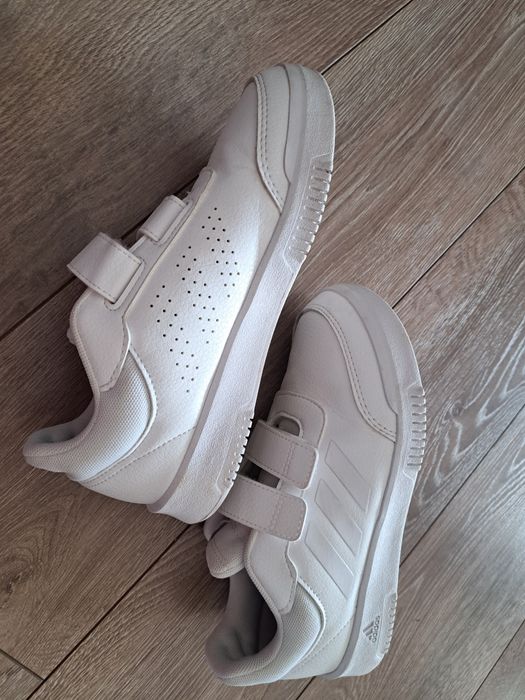 Białe buty sportowe roz. 35 (dł. wkładki 23 cm)