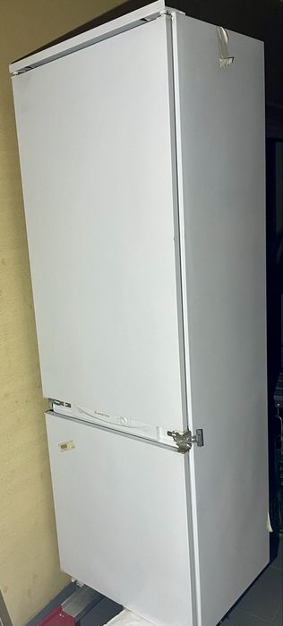 Frigorifico Ariston encastar