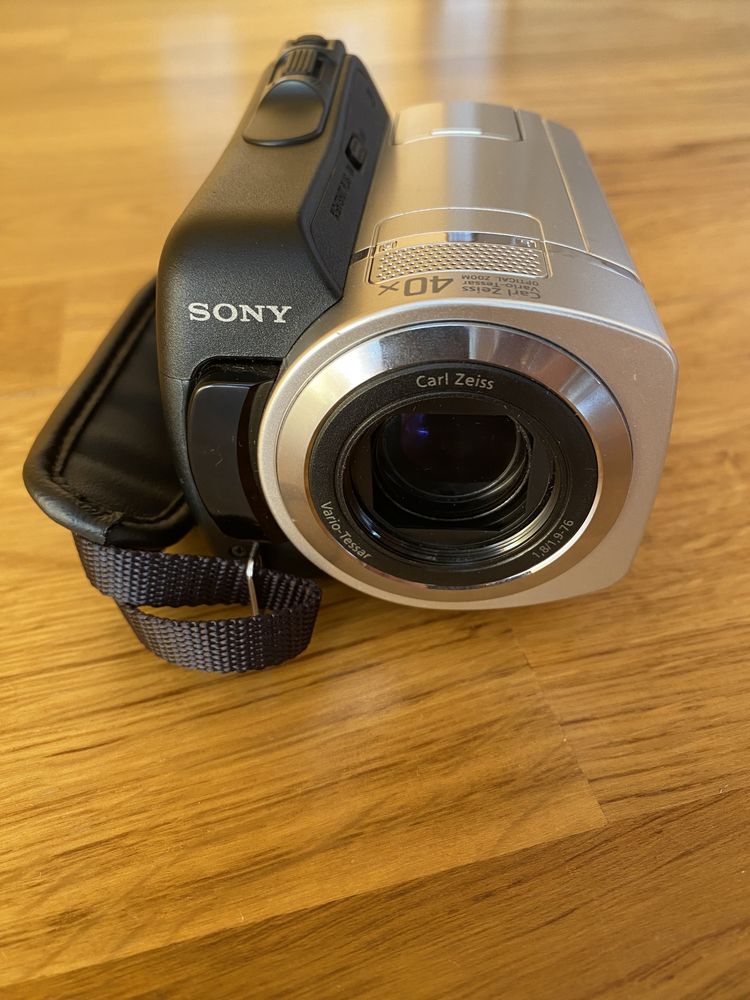 Відеокамера Sony dcr-sr45e