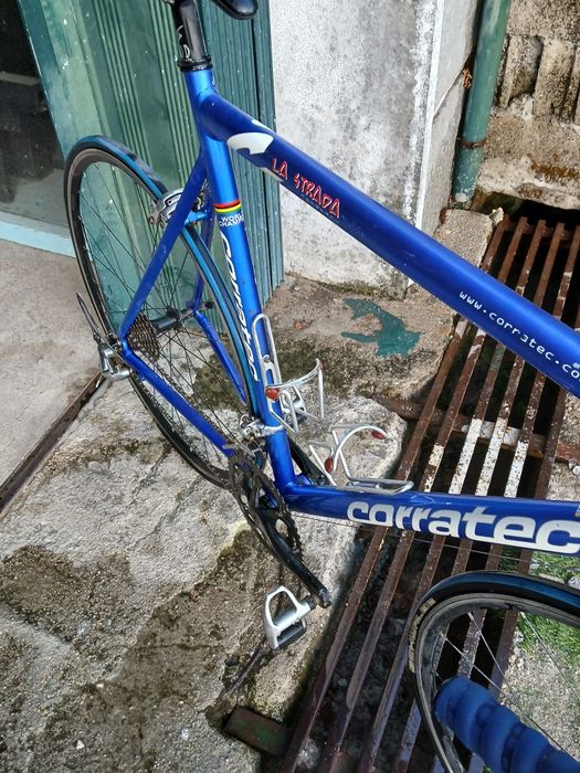 Bicicleta de ciclismo corratec