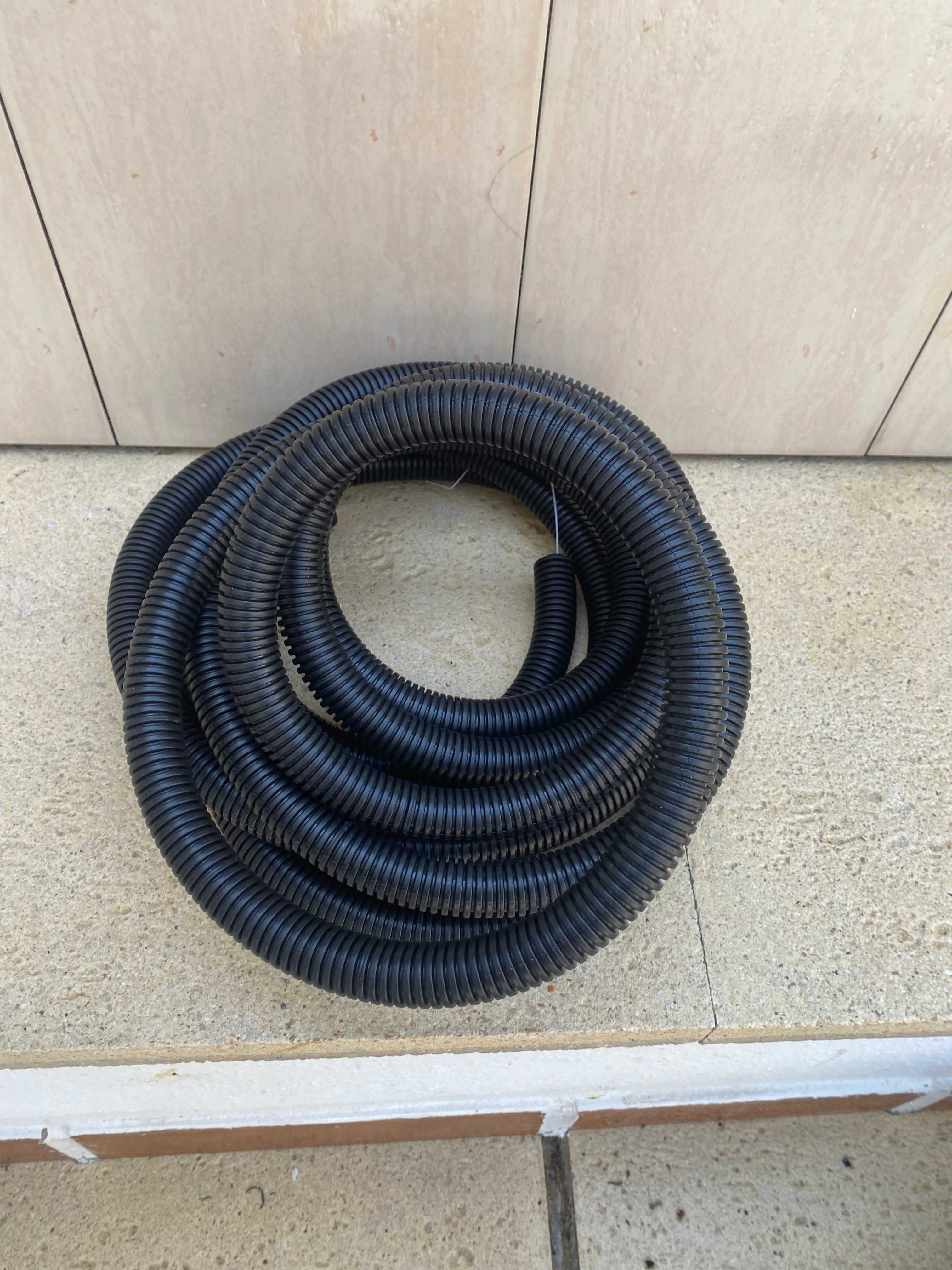 Tubo anelado 320nw com guia d20mm preto