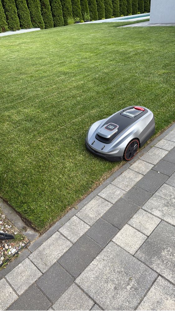 Robot koszący SUNSEEKER RTK