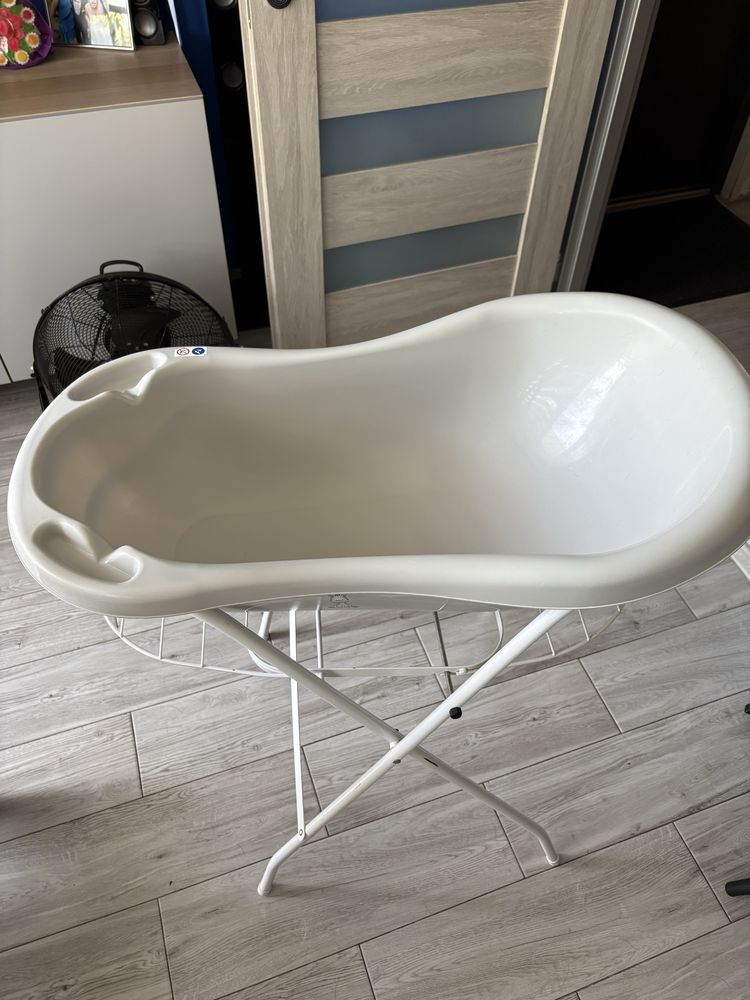 Wanienka z stojskiem  za pampersy