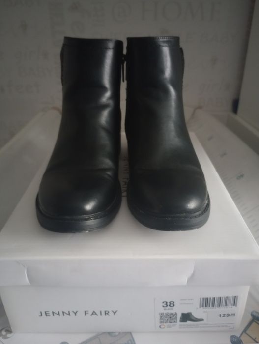 Krótkie kozaczki dodatki złote ocieplane