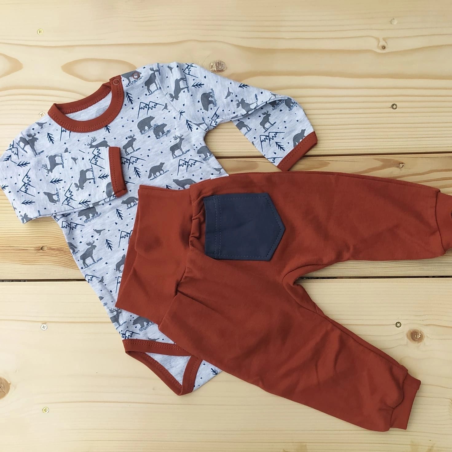 Body i spodnie Mamatti r. 80