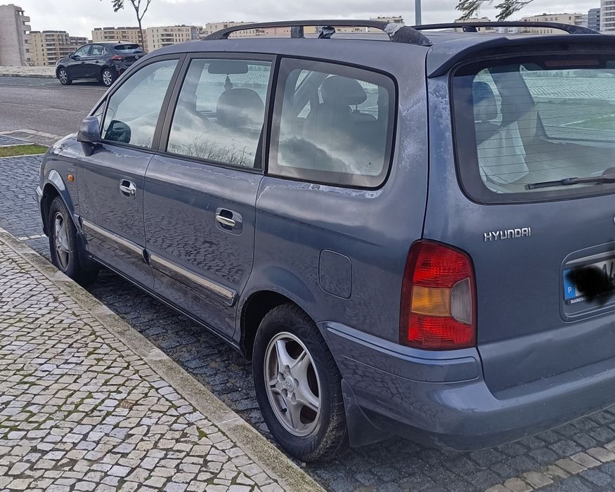 Hyundai trajet 2,0 motor colado