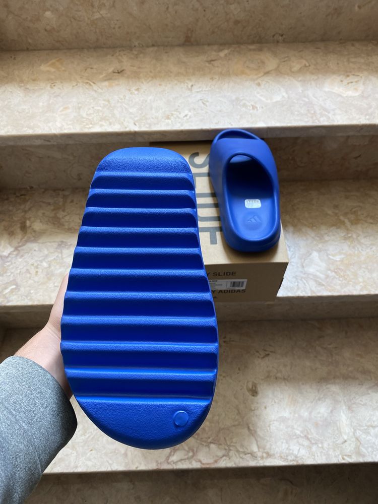 Yeezy Slide “Azure” 42