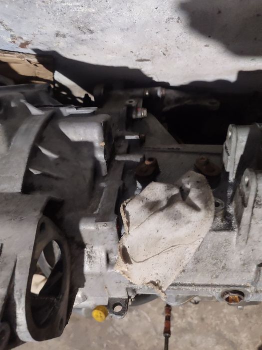 Автозапчастини Pasat B3 2,0