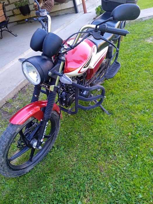 Мотоцикл крузер.