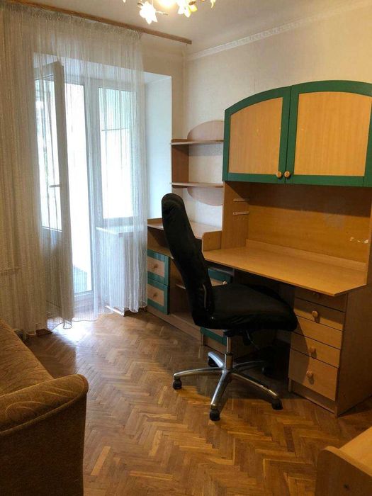 Оренда 3 к.кв.( поруч  м.Деміівська)