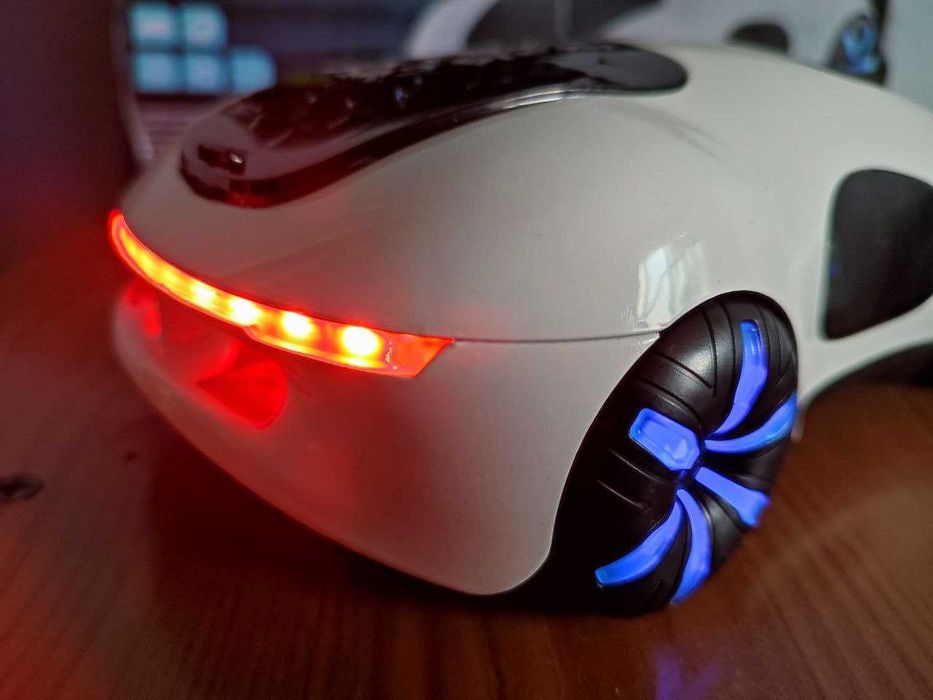 Радіокерована трюкова дрифт машина є світло звук та виприскування пари