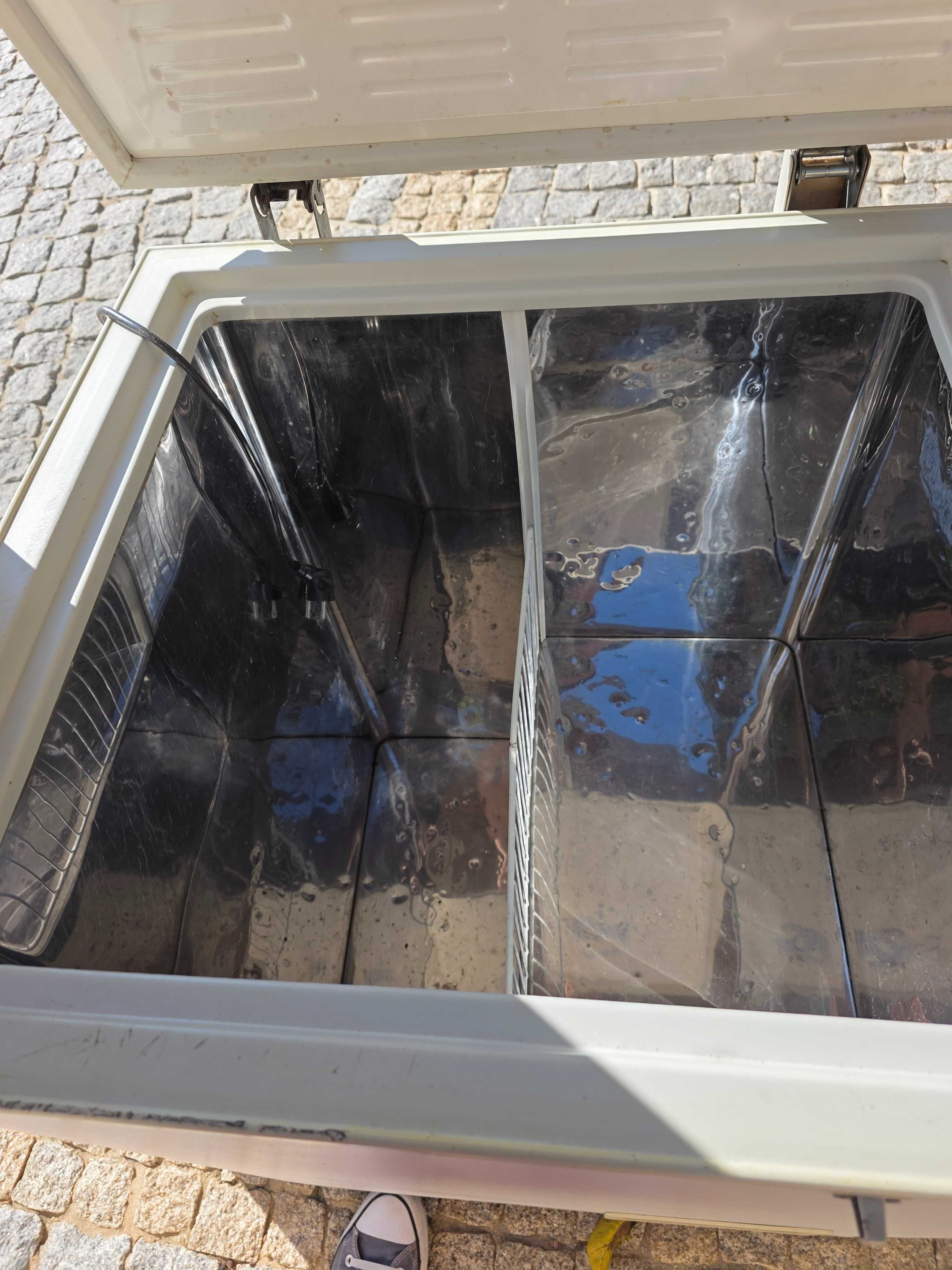 Arca congeladora Vertical 125L