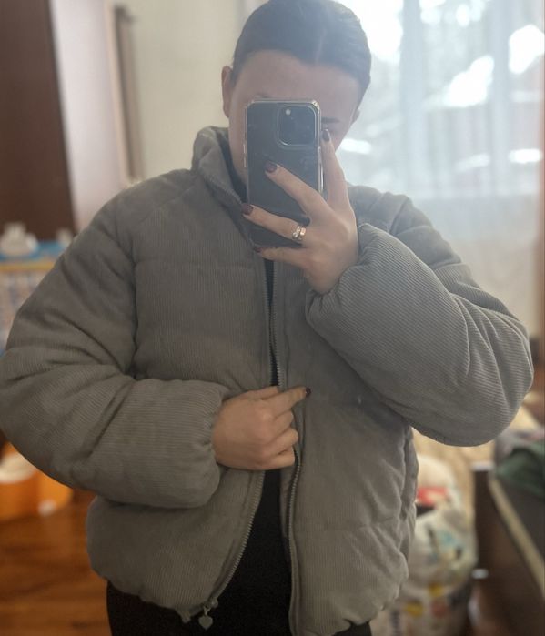 Куртка сіра розмір м/L