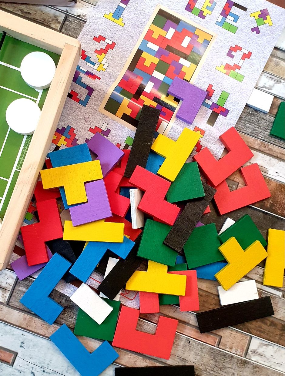 Gra drewniana piłkarzyki z krążkami tetris