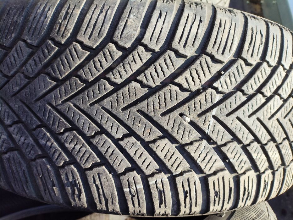 Opony zimowe Continental 225/50/17 20r