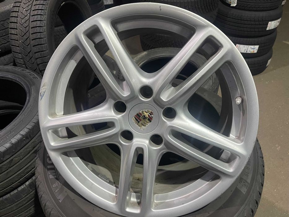 Диски оригінальні Porsche Panamera R19.