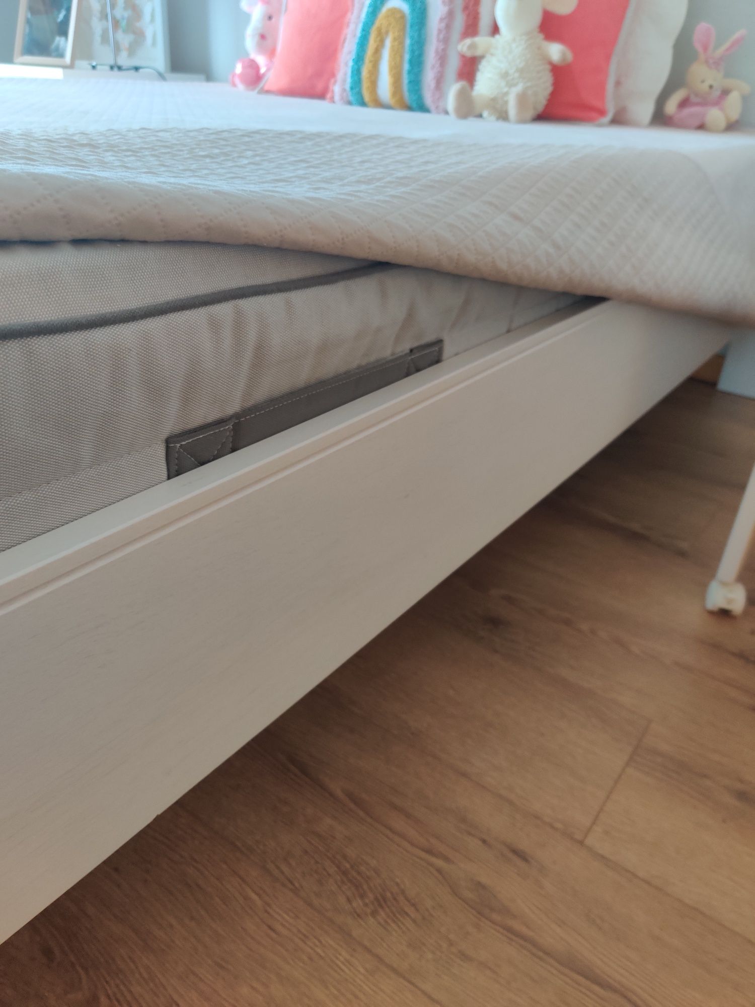 Cama casal 140*200 com colchão espuma , ambos  IKEA