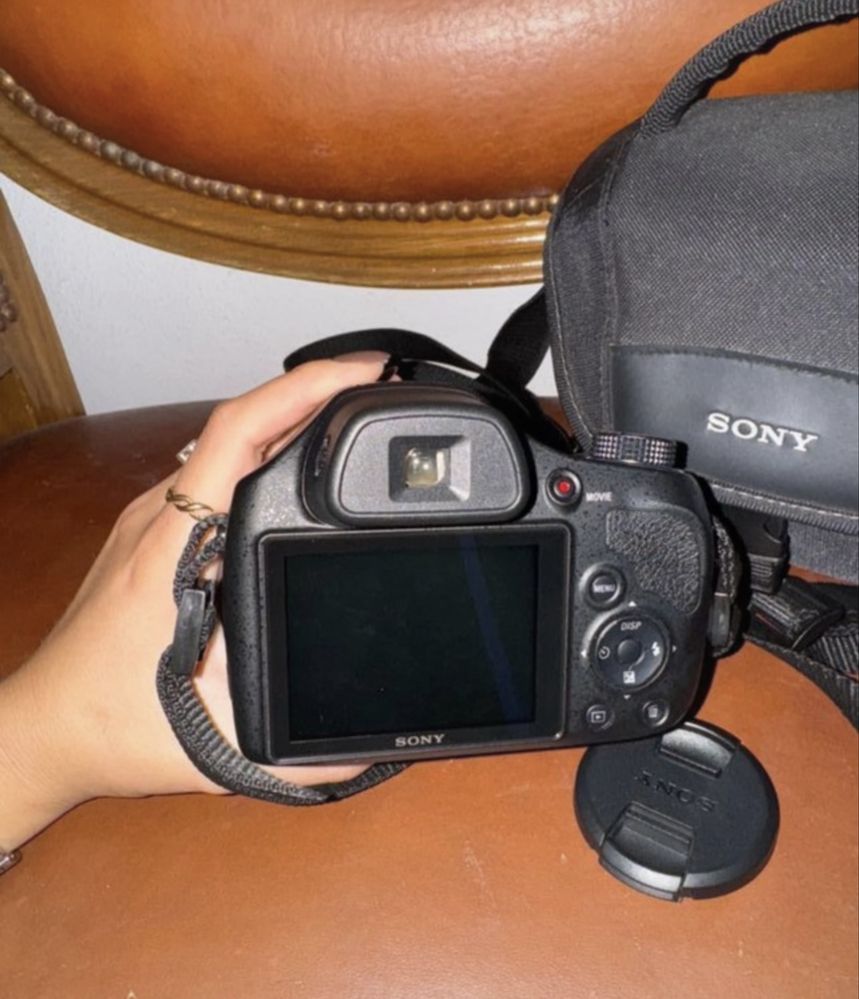 Máquina fotografica Sony DSC - H400