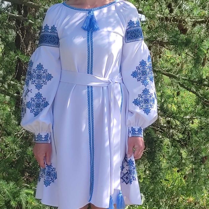 Продам вишите плаття