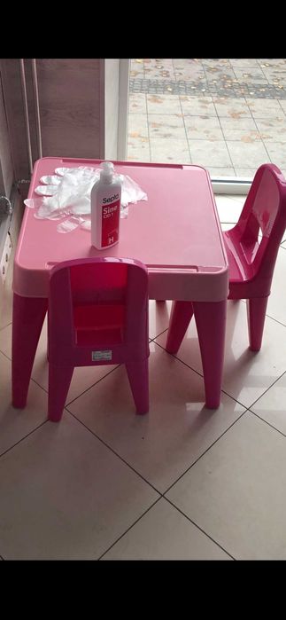 stolik dzieci i krzeselki