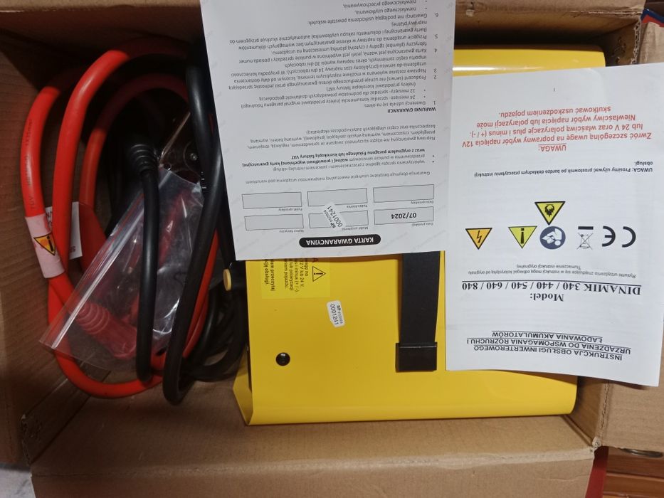 Prostownik z rozruchem 12/24V model 840