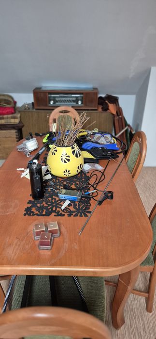 Stół do jadalni z 6 krzesłami