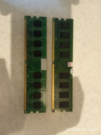 Оперативная память kingston , silicon power всі по 2гб 667Мгц DDR2