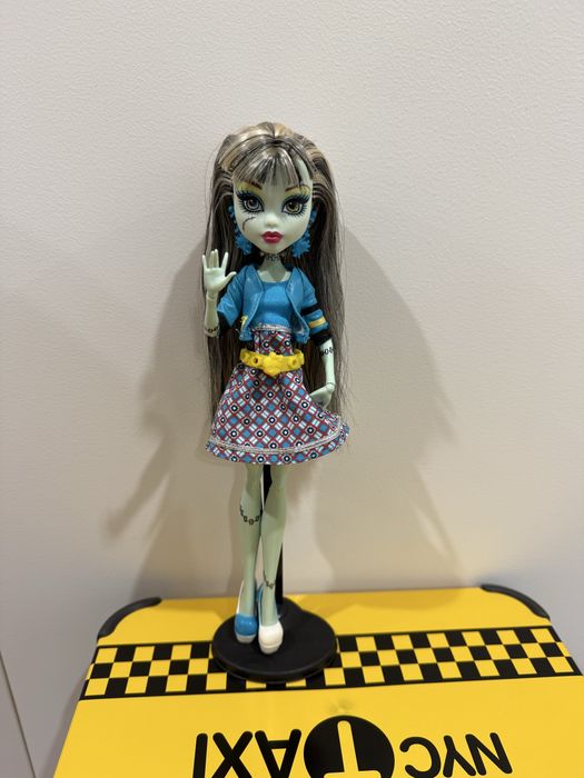 Френкі Штейн Монстер хай + аксесуари до неї