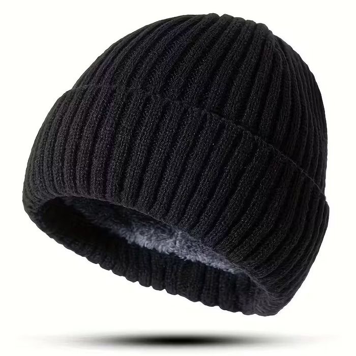 Тёплая зимняя шапка